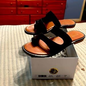 Coach and four sandals